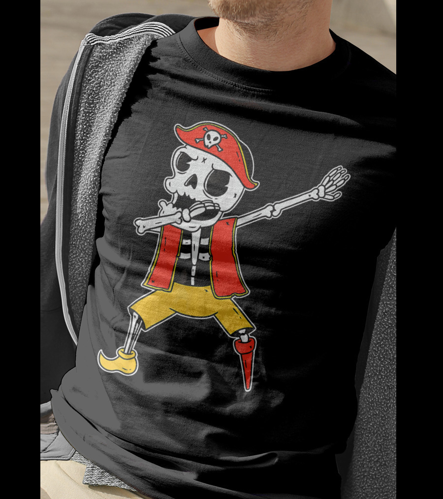 Dabbing Skeleton Pirate Skull And Crossbones Hat T-Shirt