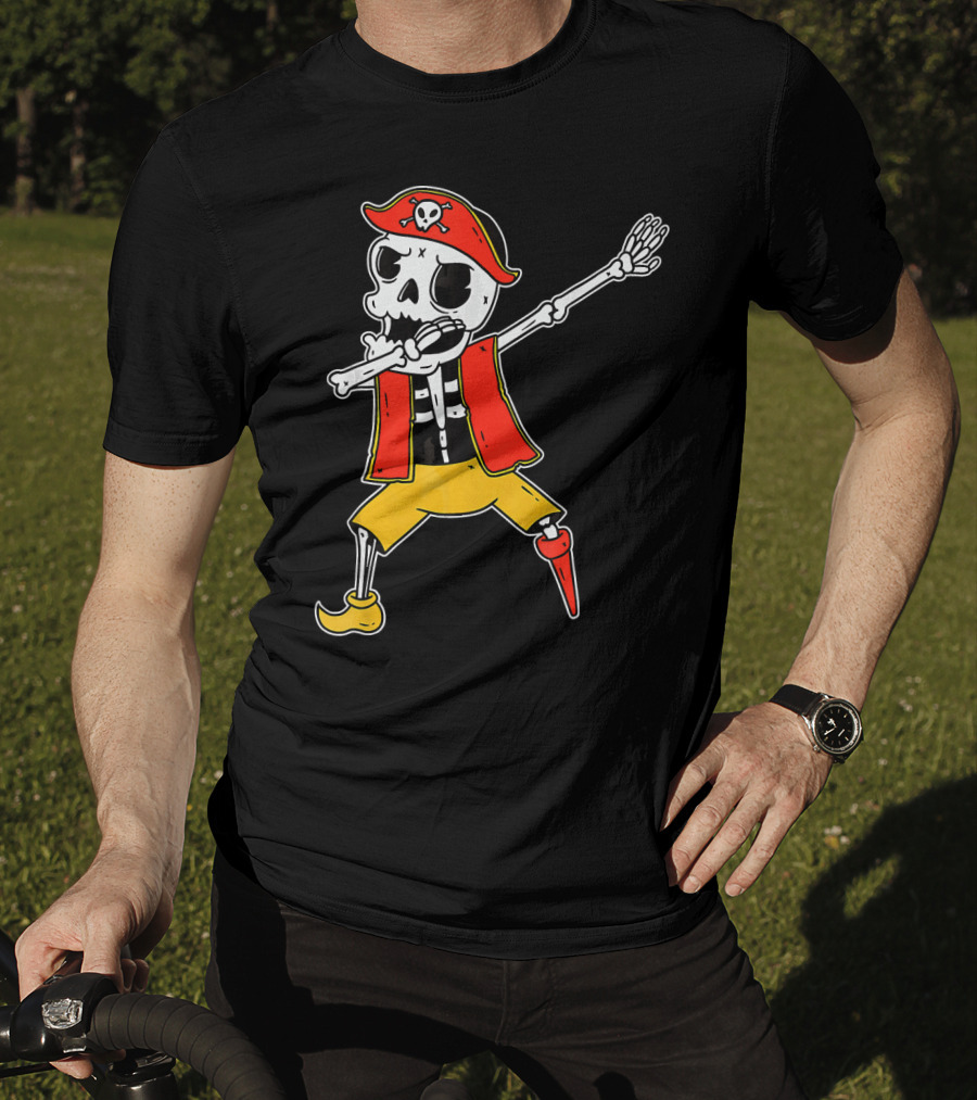 Dabbing Skeleton Pirate Skull And Crossbones Hat T-Shirt
