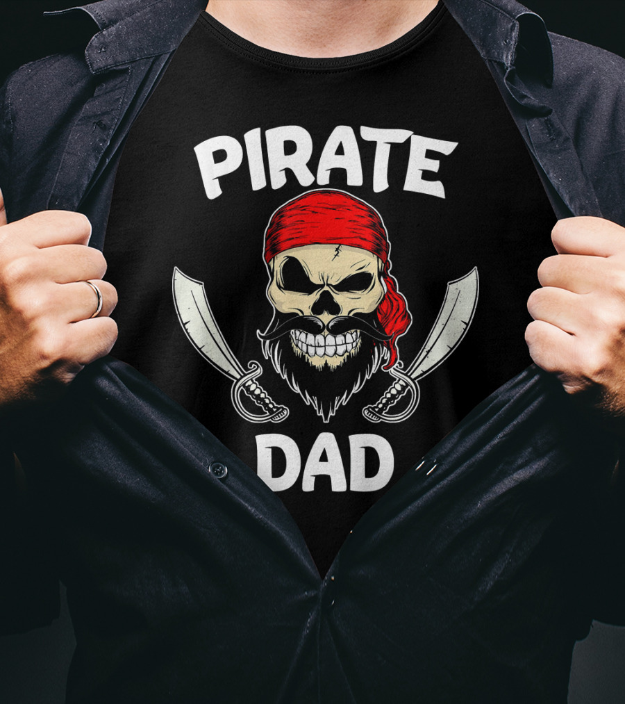 Pirate Dad Skull With Beard And Crossed Swords Halloween T-Shirt