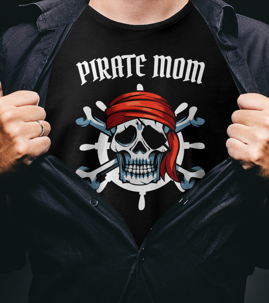 PIRATE MOM Skull Head Crossbones Red Bandana T-Shirt