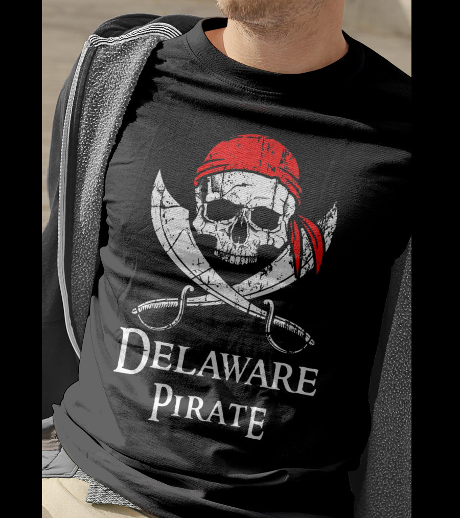 Delaware Pirate Skull And Crossbones T-Shirt