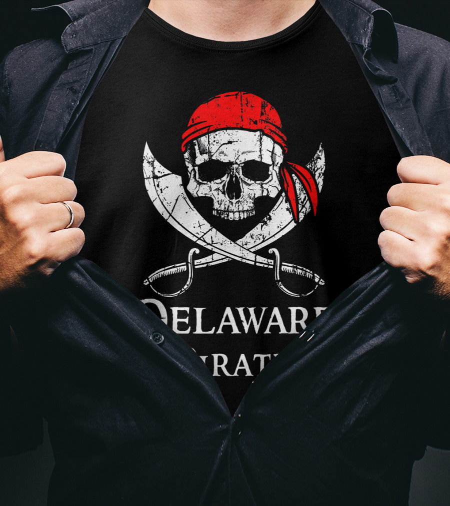 Delaware Pirate Skull And Crossbones T-Shirt