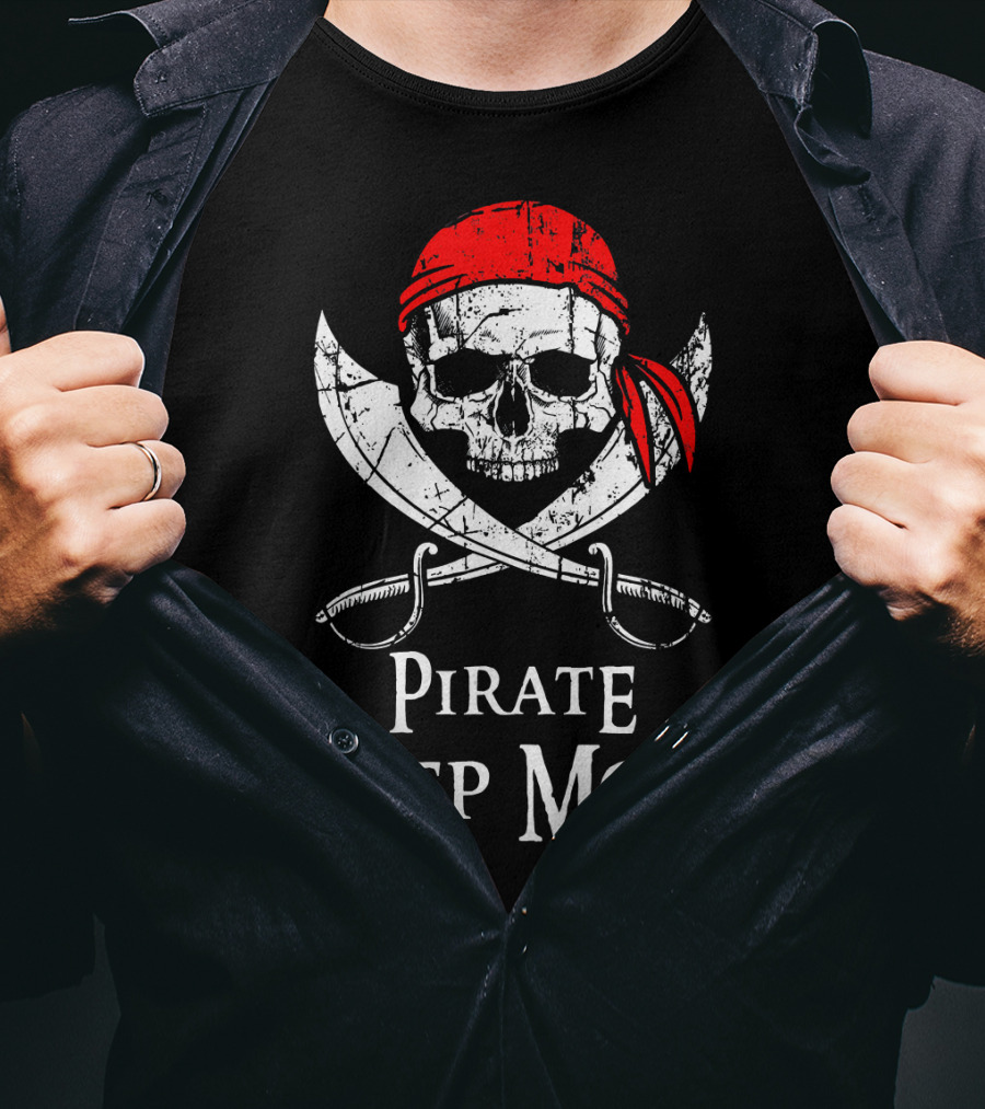 Pirate Step Mom Skull And Crossbones With Red Bandana T-Shirt