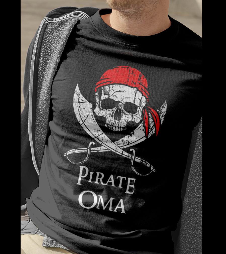 Pirate Oma Skull With Red Bandana And Crossed Swords T-Shirt