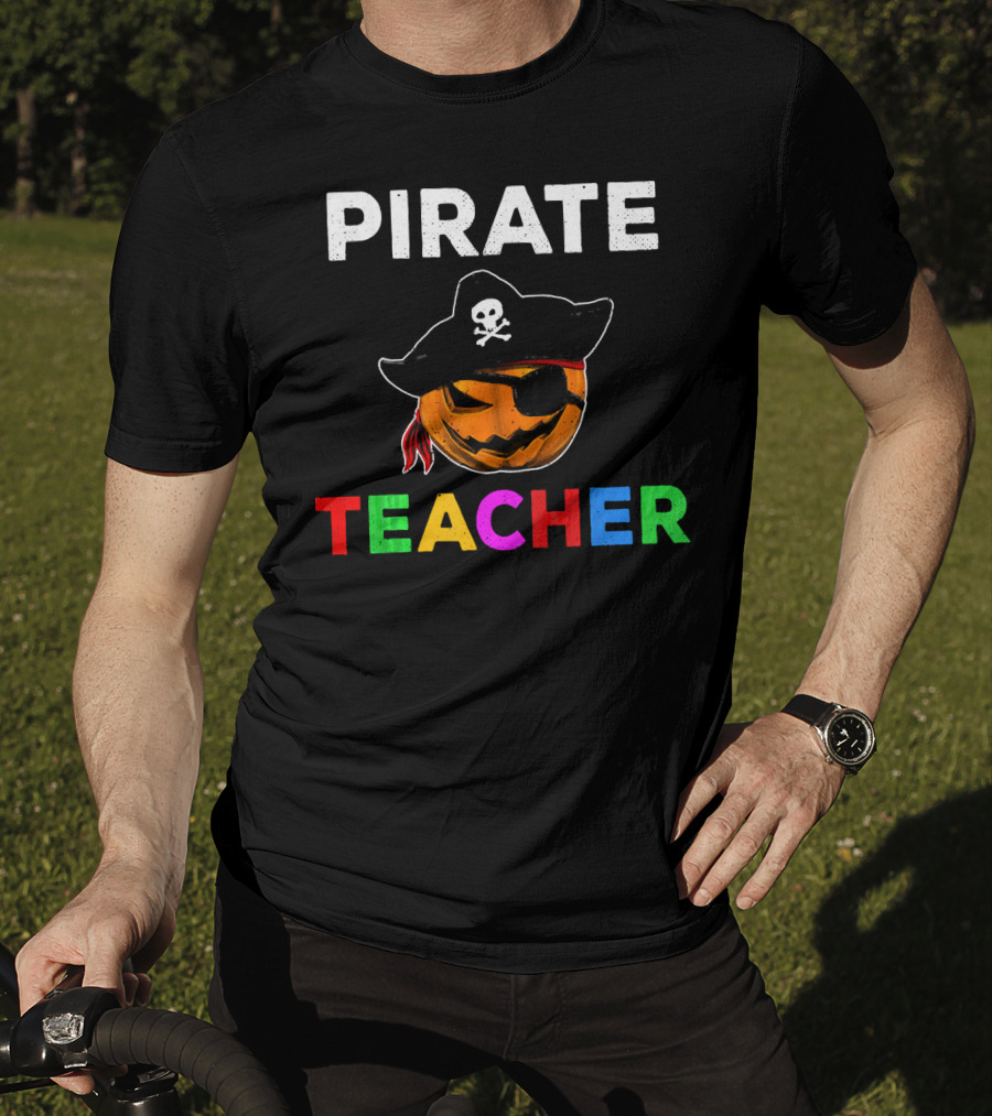 Pirate Teacher Halloween Pumpkin Skull Party T-Shirt