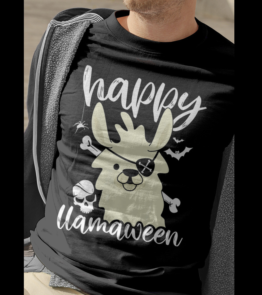Happy Llamaween Llama Pirate Bats Skull T-Shirt