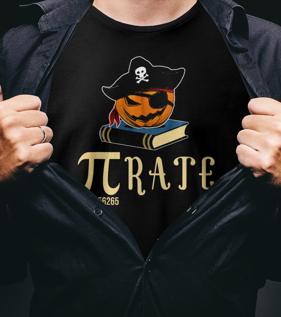 Pi Rate 3.14156265 Pirate Math Teacher Funny Pumpkin Halloween T-Shirt