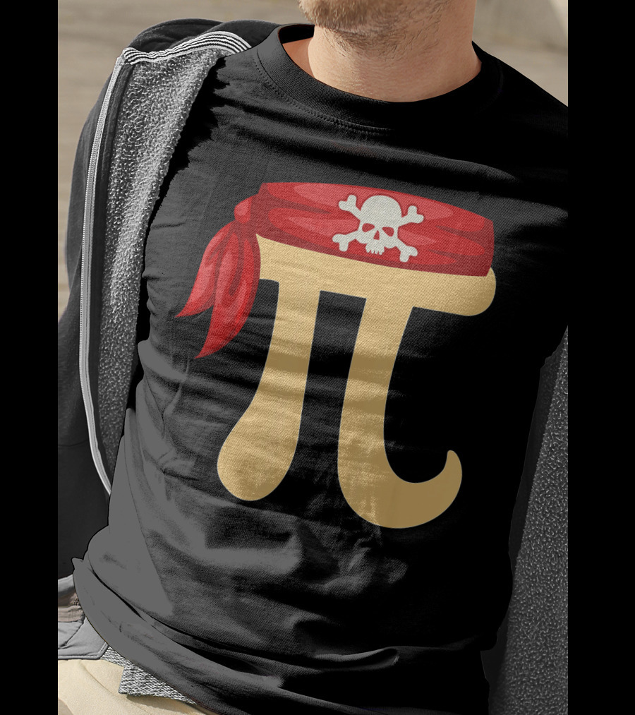 Pirate Pi Skull Crossbones Halloween Costume Math Pie T-Shirt