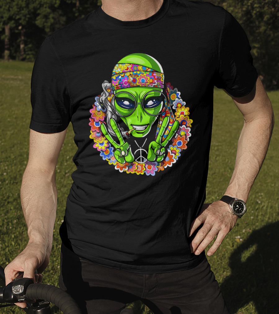 Hippie Alien Peace Sign Psychedelic Flowers Smoking Groovy T-Shirt