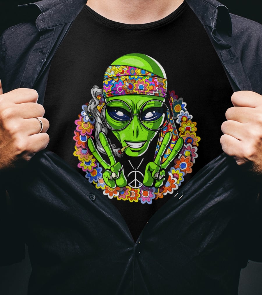 Hippie Alien Peace Sign Psychedelic Flowers Smoking Groovy T-Shirt