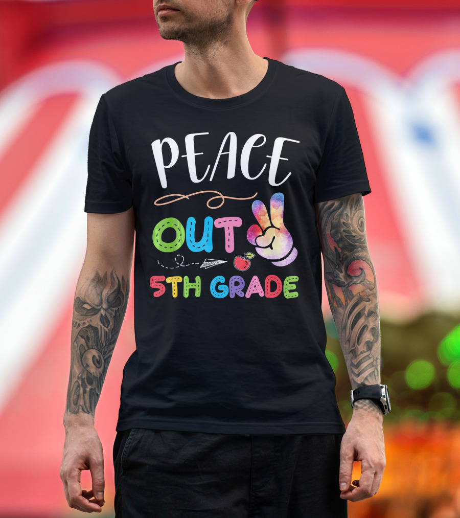 Peace Out 5th Grade Graduation Colorful Peace Sign and Paper Airplane with Apple T-Shirt