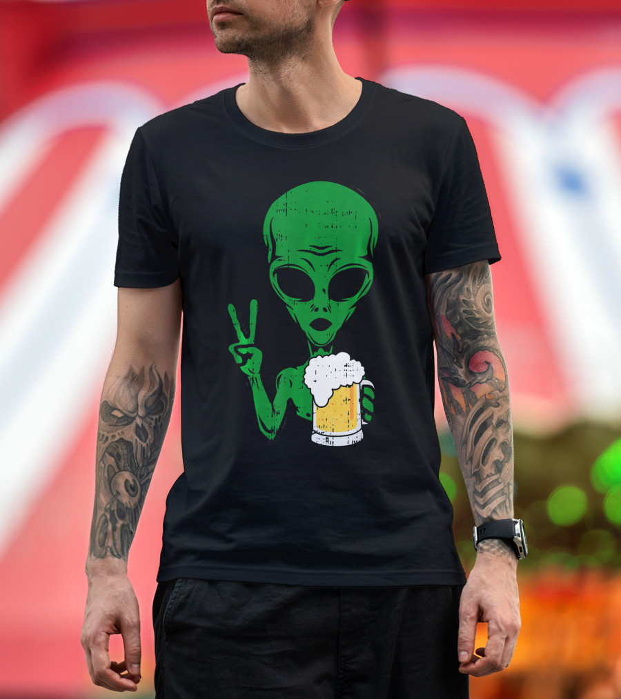 Area 51 Alien Peace Sign Drinking Beer T-Shirt