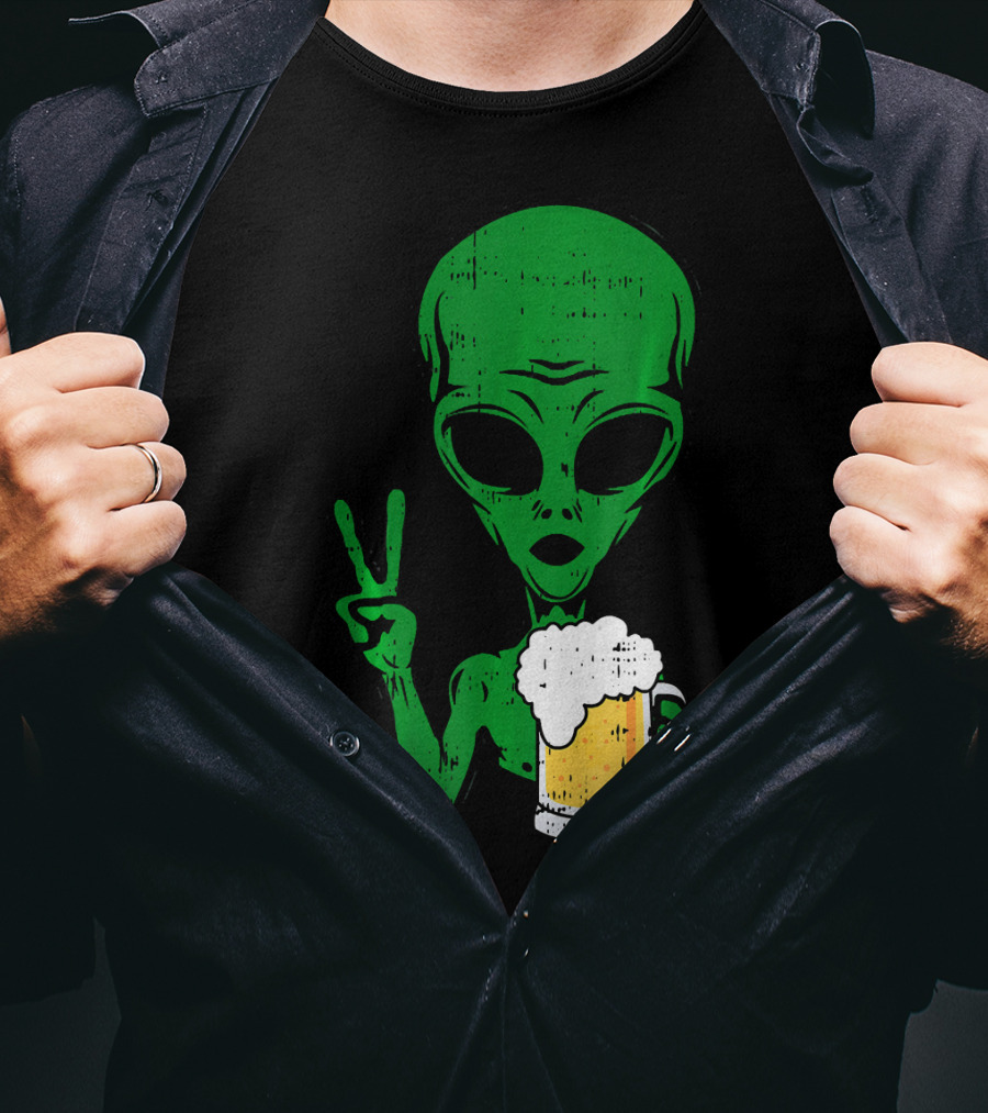 Area 51 Alien Peace Sign Drinking Beer T-Shirt