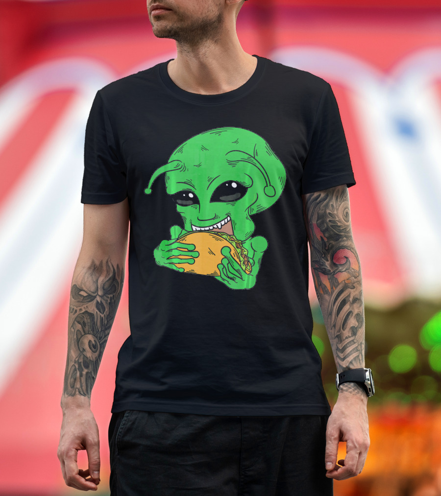 Alien Eating Taco Cool Outer Space UFO T-Shirt