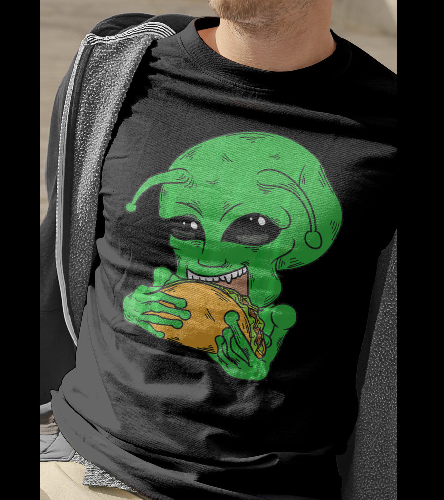 Alien Eating Taco Cool Outer Space UFO T-Shirt