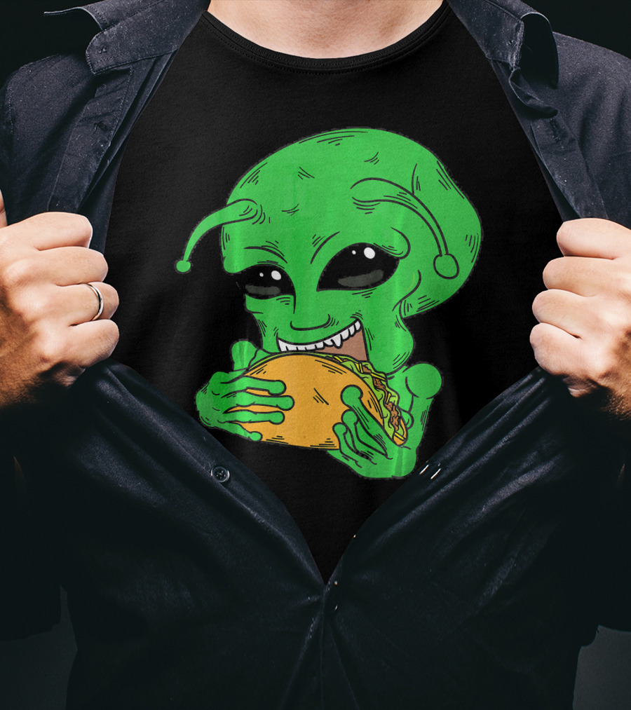Alien Eating Taco Cool Outer Space UFO T-Shirt