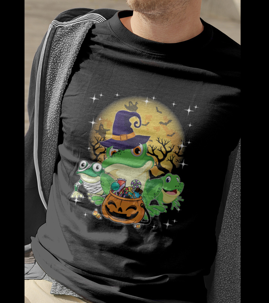 Three Frogs Mummy Witch Moon Ghosts Halloween Pumpkin T-Shirt
