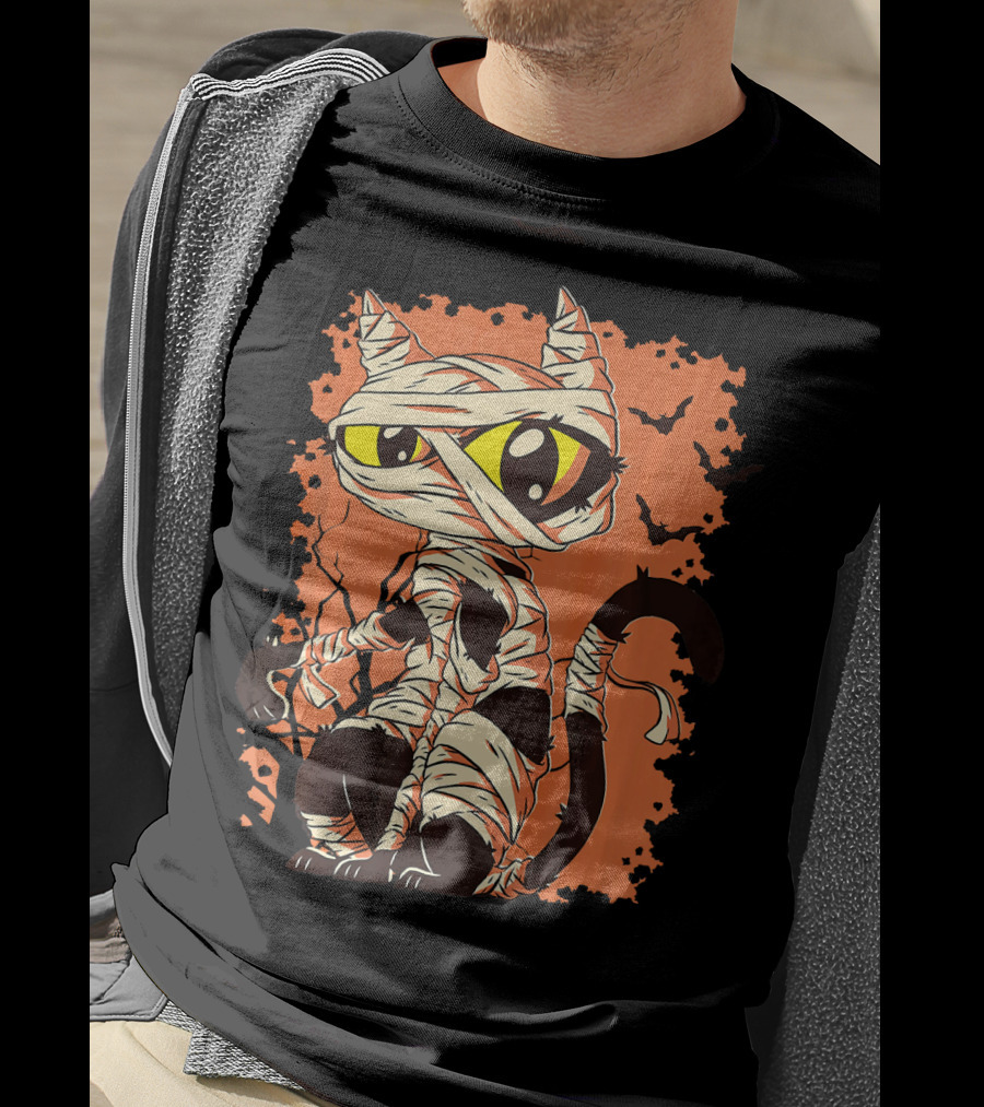 Mummy Cat With Yellow Eyes And Halloween Bats T-Shirt