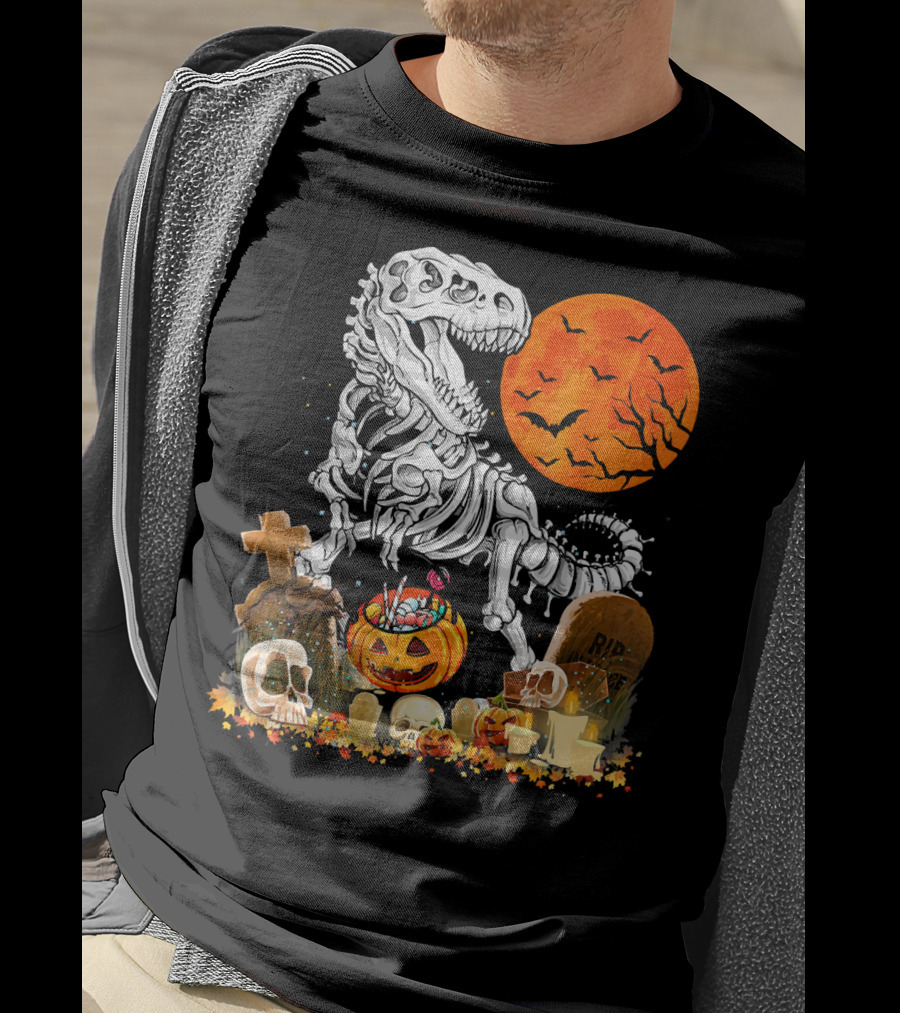 Halloween Dinosaur Rex Skeleton With Pumpkin And Full Moon T-Shirt