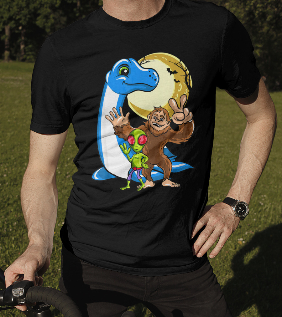 Bigfoot Sasquatch Loch Ness Monster Ness Alien Moon Scene T-Shirt