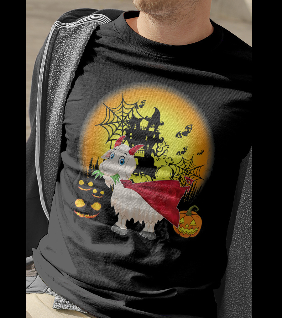 Funny Goat Halloween Cape Haunted House Pumpkins Spooky Night T-Shirt