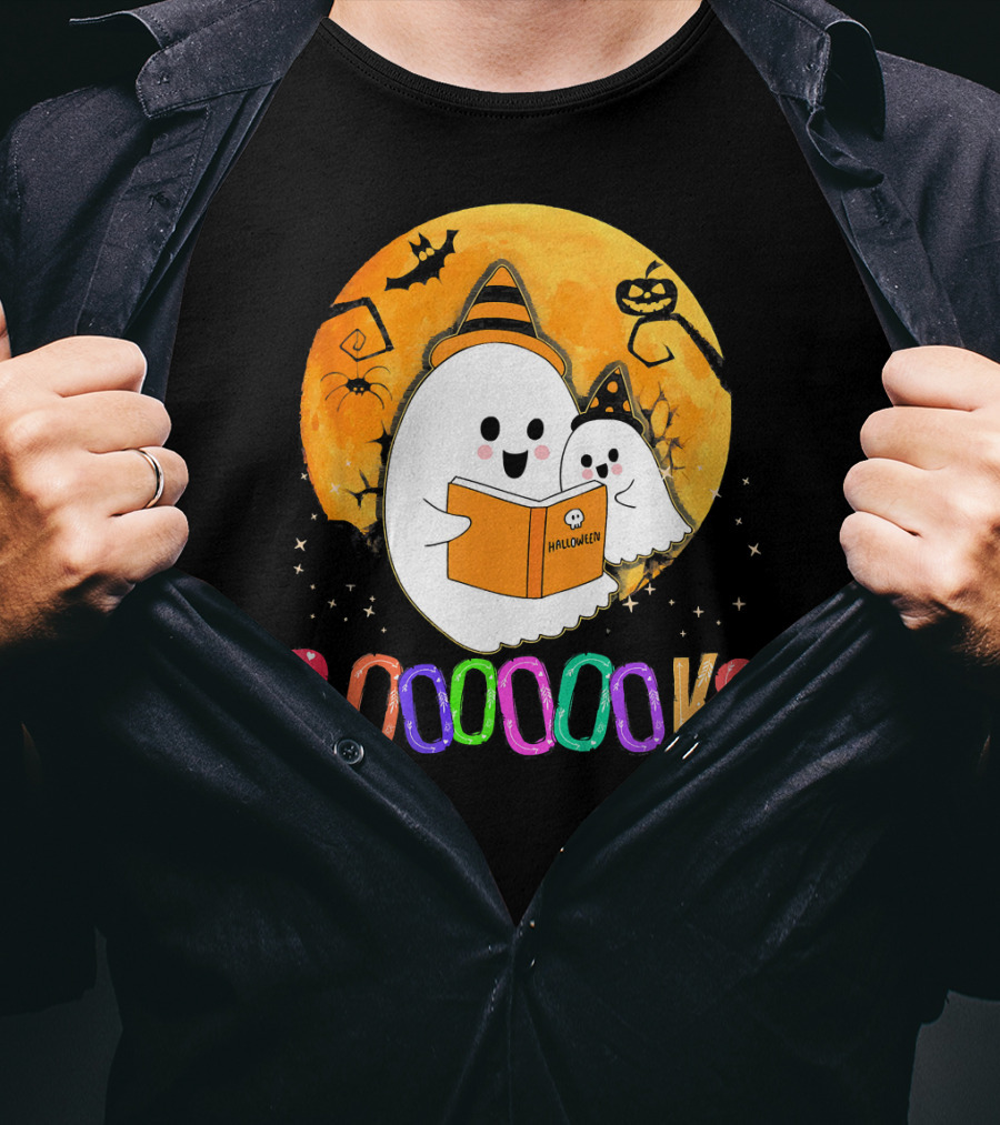 BOOOOOOKS Halloween Ghost Reading Under Full Moon T-Shirt