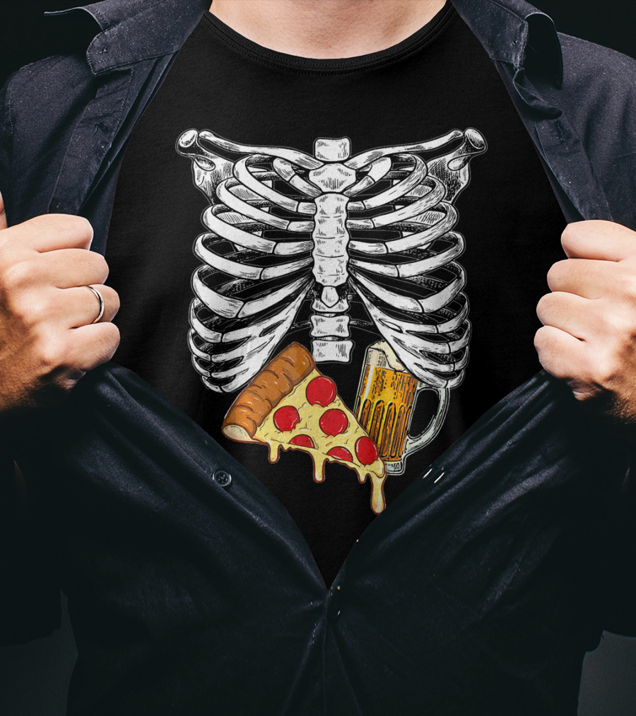 Skeleton Pregnancy Halloween Pizza And Beer Mug T-Shirt
