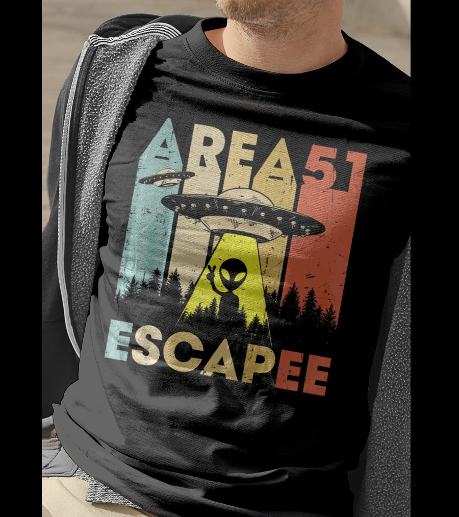 Area 51 Escapee UFO Alien Vintage Halloween Costume T-Shirt