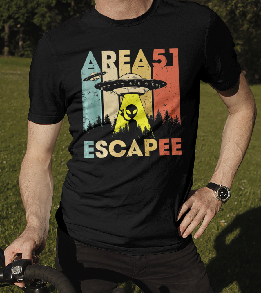 Area 51 Escapee UFO Alien Vintage Halloween Costume T-Shirt