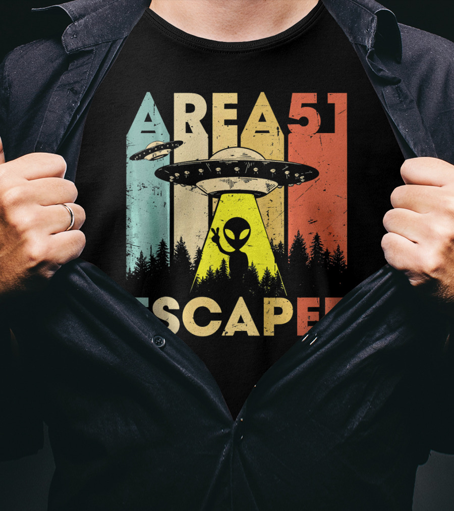 Area 51 Escapee UFO Alien Vintage Halloween Costume T-Shirt