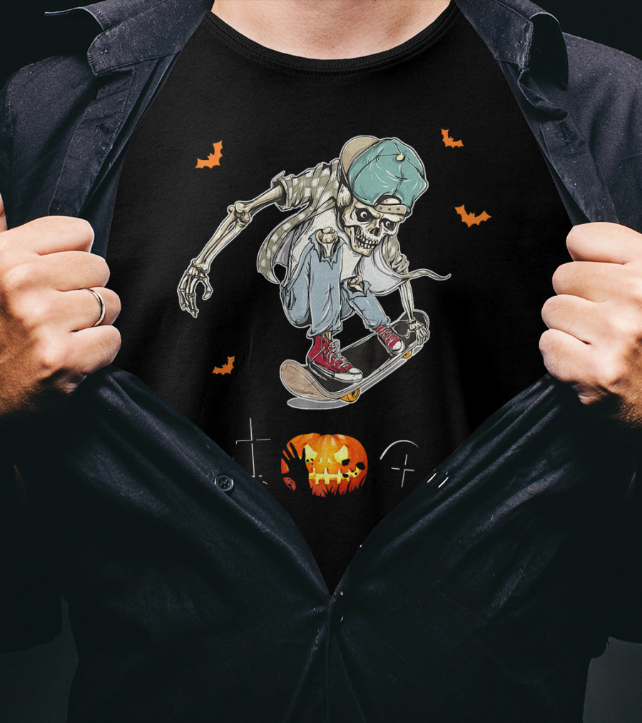 Zombie Skateboarding Teen Halloween Pumpkins And Bats T-Shirt