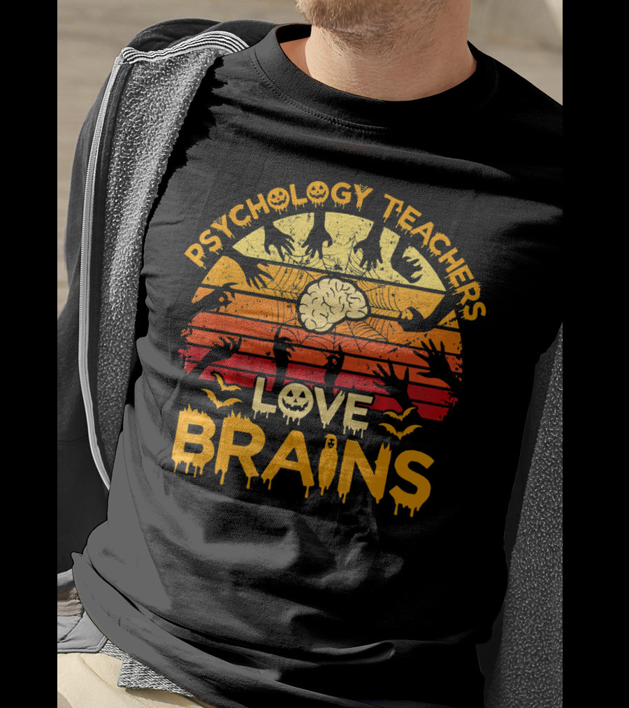 PSYCHOLOGY Teachers Love Brains Halloween Themed Retro T-Shirt