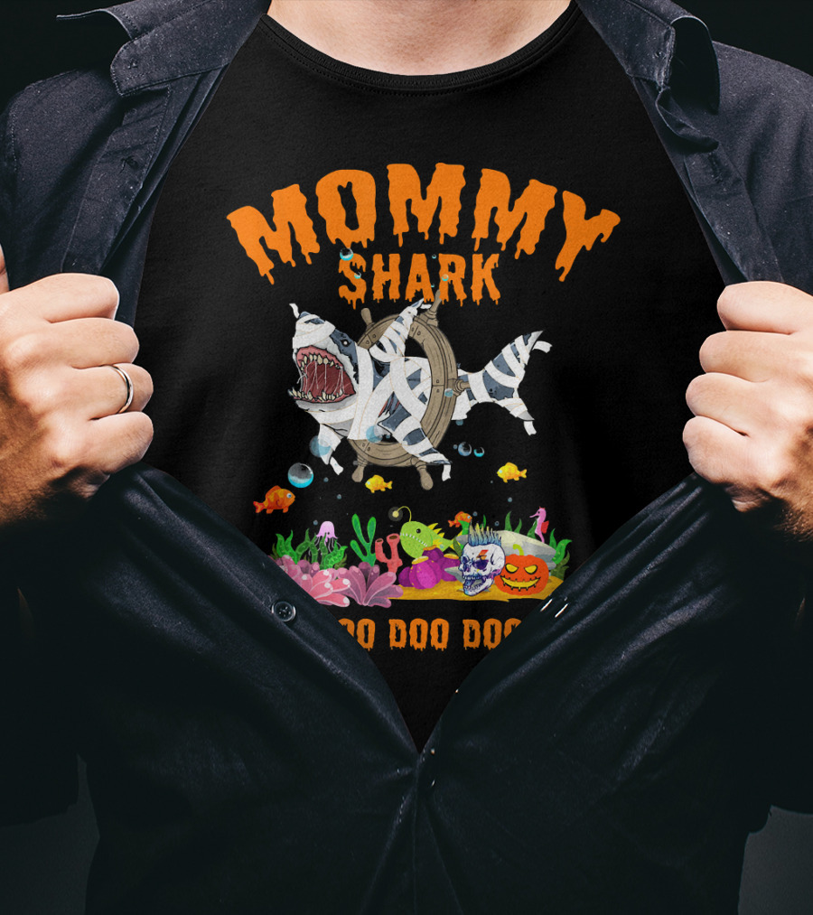 Mommy Shark Halloween Costume Doo Doo Doo Doo Doo T-Shirt
