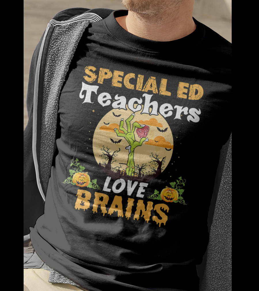 Special ED Teachers Love Brains Zombies Halloween Pumpkins Moon Bats T-Shirt