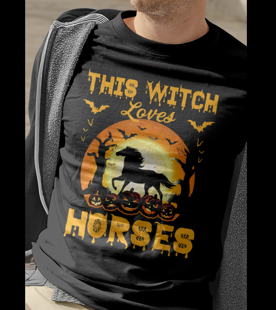 This Witch Loves Horses Halloween Moon And Pumpkins T-Shirt