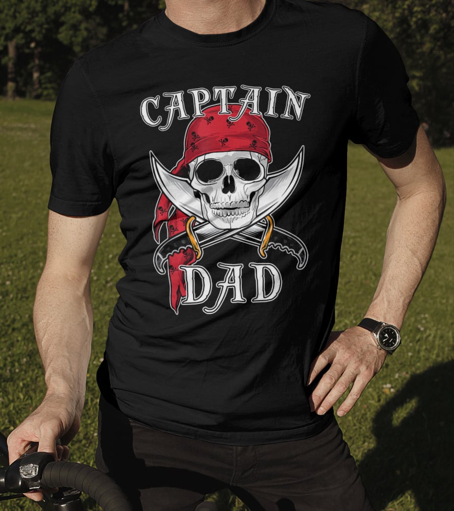 Captain Dad Funny Halloween Pirate Skull Bandana Swords T-Shirt