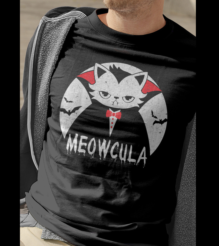 Meowcula Vampire Cat Halloween Dracula Bats Moon T-Shirt