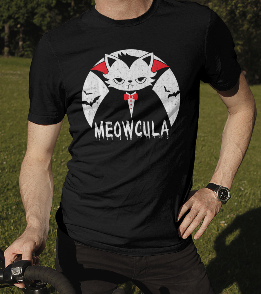 Meowcula Vampire Cat Halloween Dracula Bats Moon T-Shirt