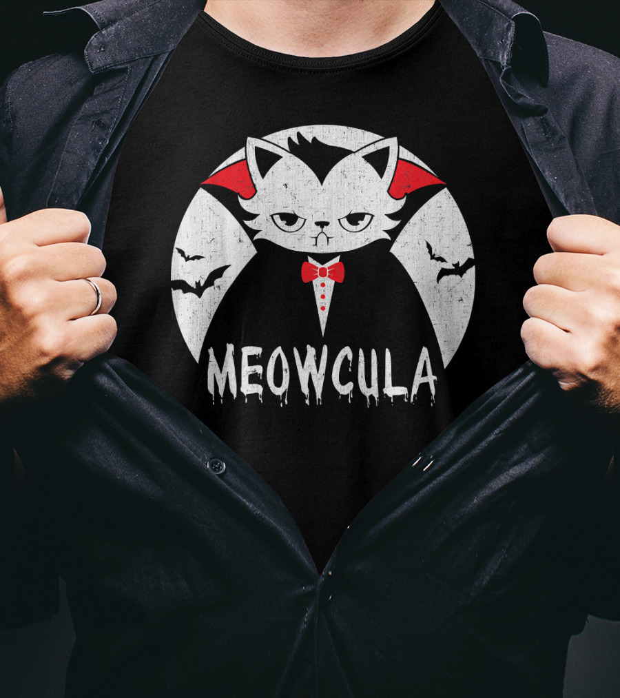Meowcula Vampire Cat Halloween Dracula Bats Moon T-Shirt