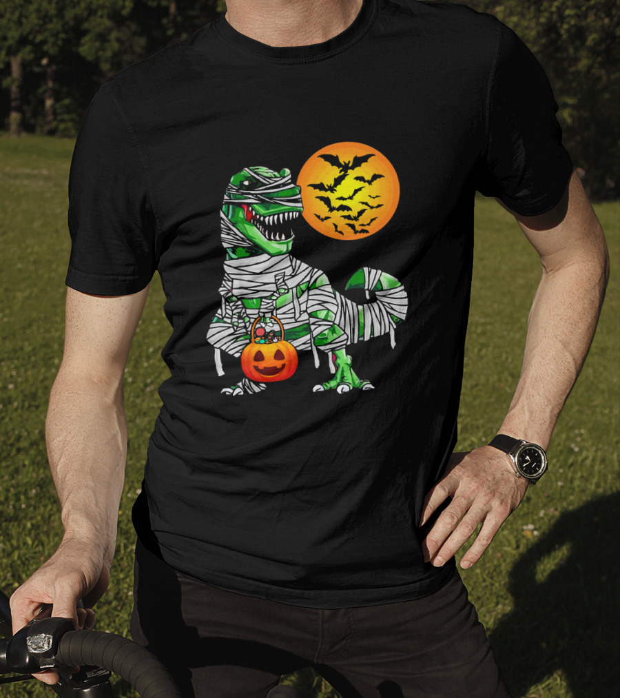 Tyrannosaurus Rex Dinosaur Mummy With Pumpkin And Bats Halloween Boy T-Shirt