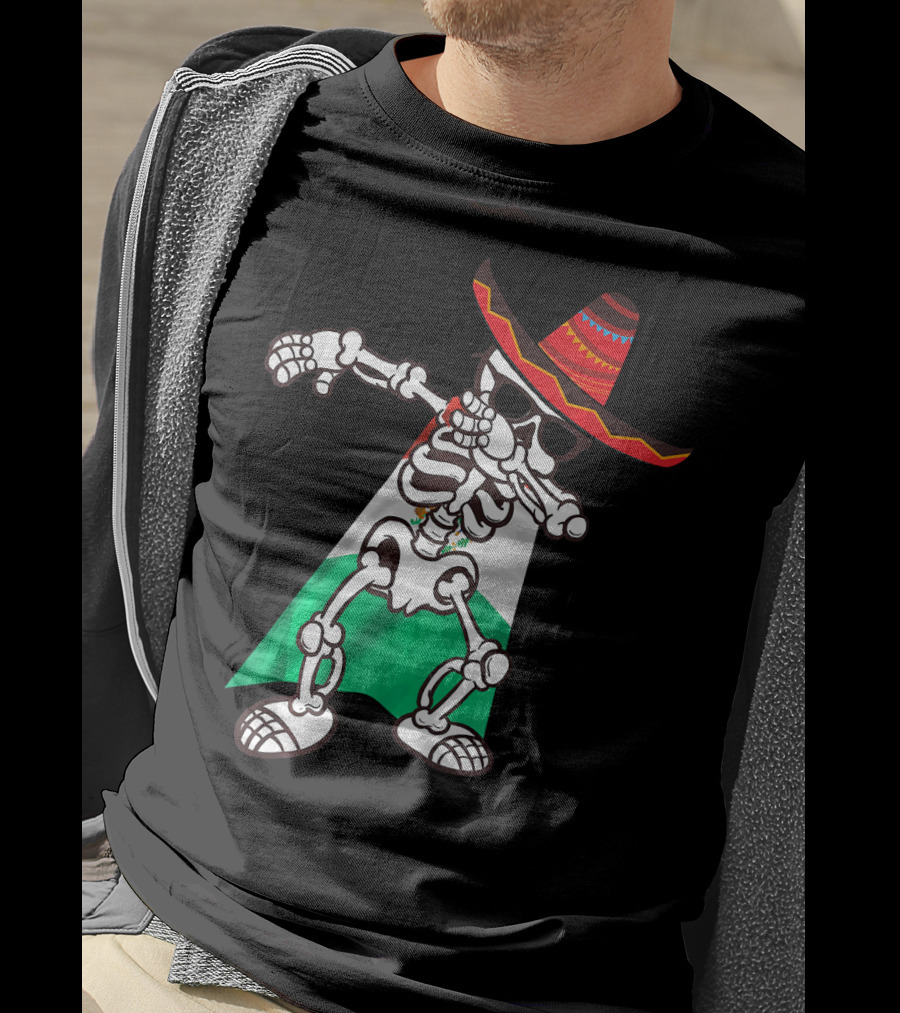 Cinco De Mayo Skeleton Dabbing With Sombrero And Mexican Flag Cape T-Shirt