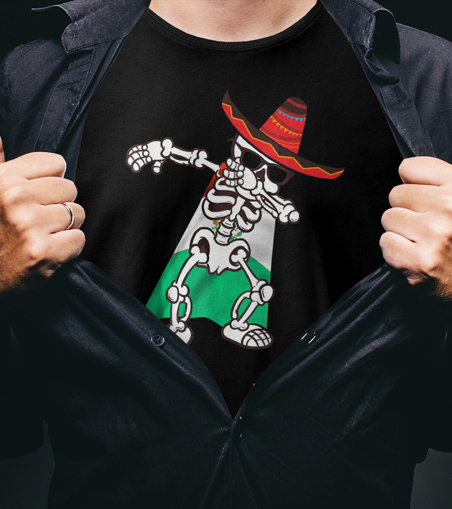 Cinco De Mayo Skeleton Dabbing With Sombrero And Mexican Flag Cape T-Shirt
