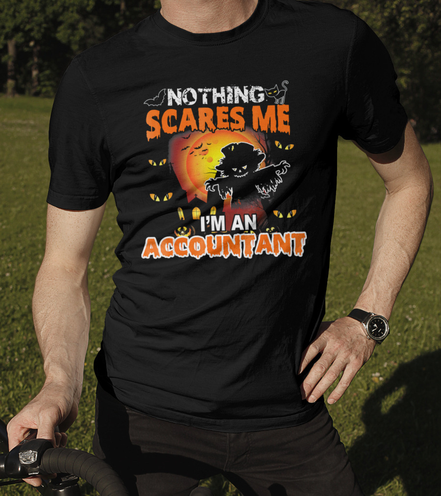 Nothing Scares Me I'm An Accountant Halloween Scarecrow And Cats T-Shirt