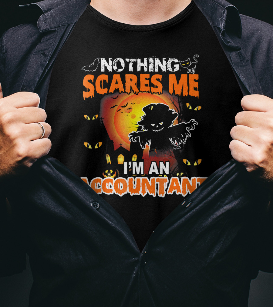 Nothing Scares Me I'm An Accountant Halloween Scarecrow And Cats T-Shirt