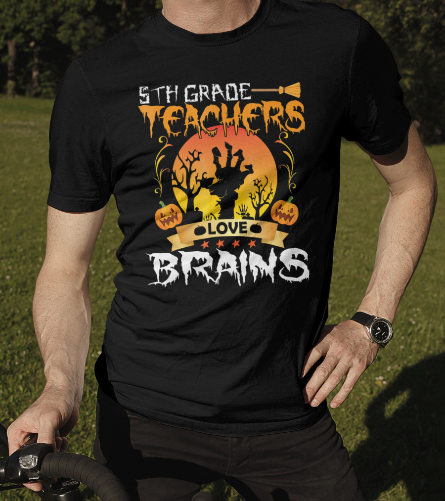 5th Grade Teachers Love Brains Tomb Pumpkin Moon T-Shirt