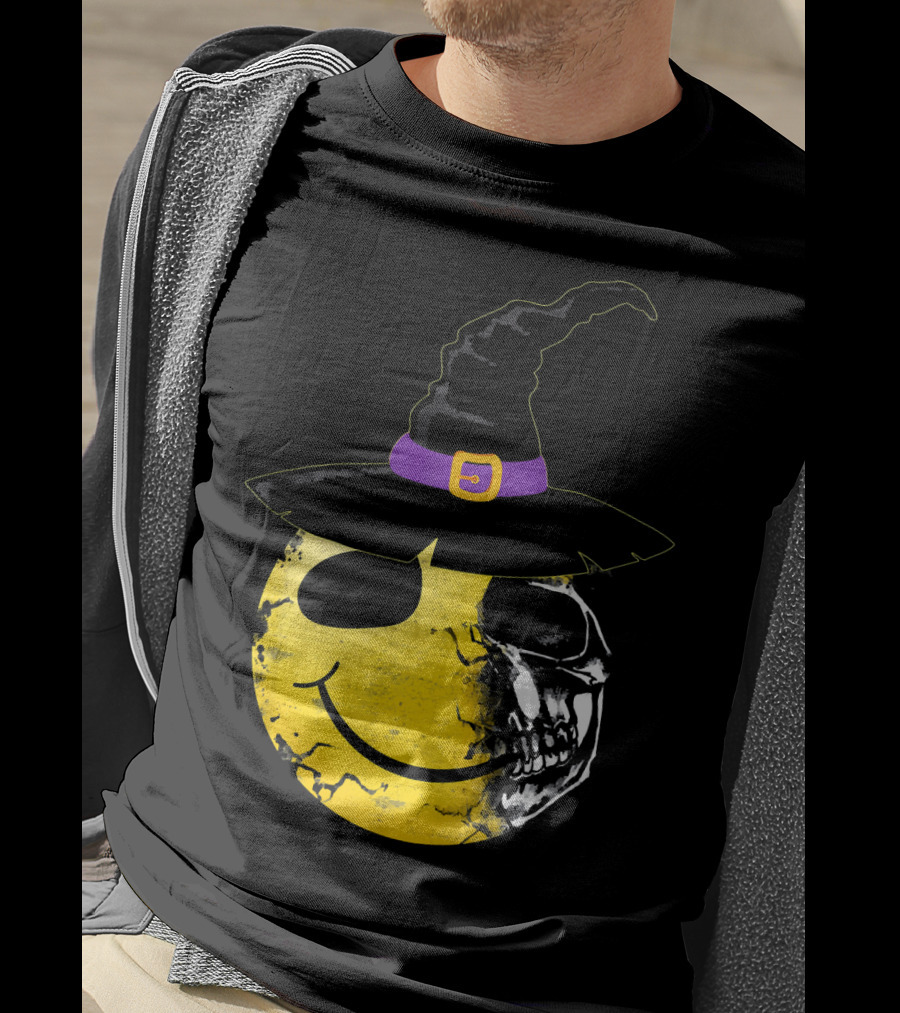 Halloween Witch Hat Smiley Half Skull Face T-Shirt