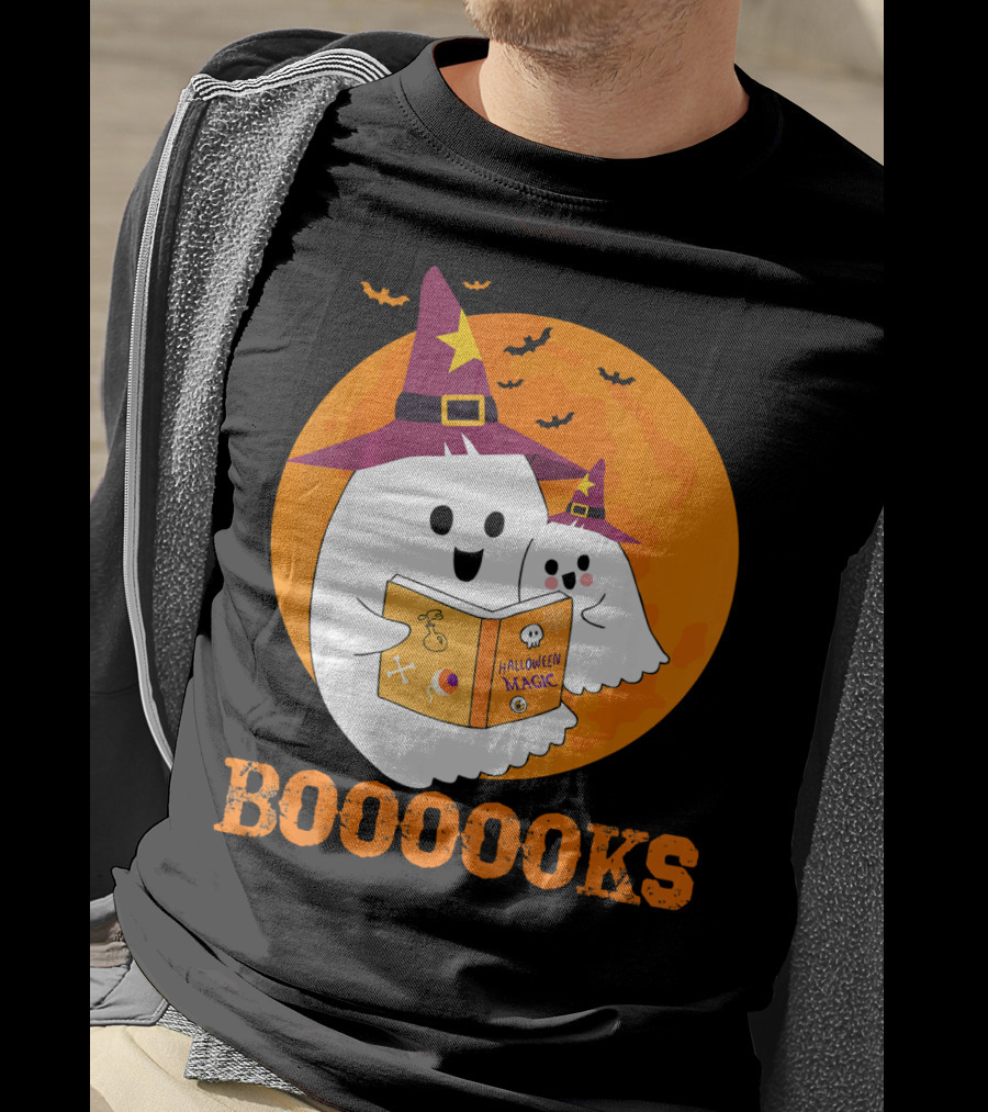 BOOOOKS Halloween Magic Ghosts Reading In Witch Hats T-Shirt