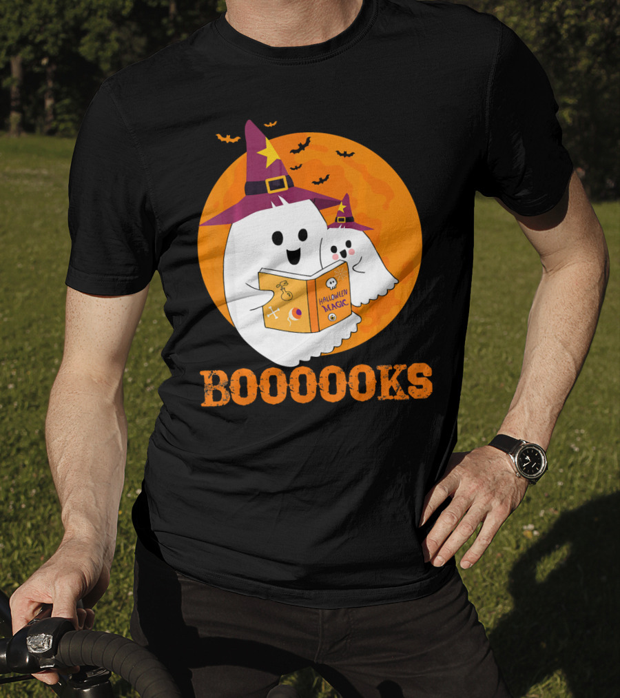 BOOOOKS Halloween Magic Ghosts Reading In Witch Hats T-Shirt