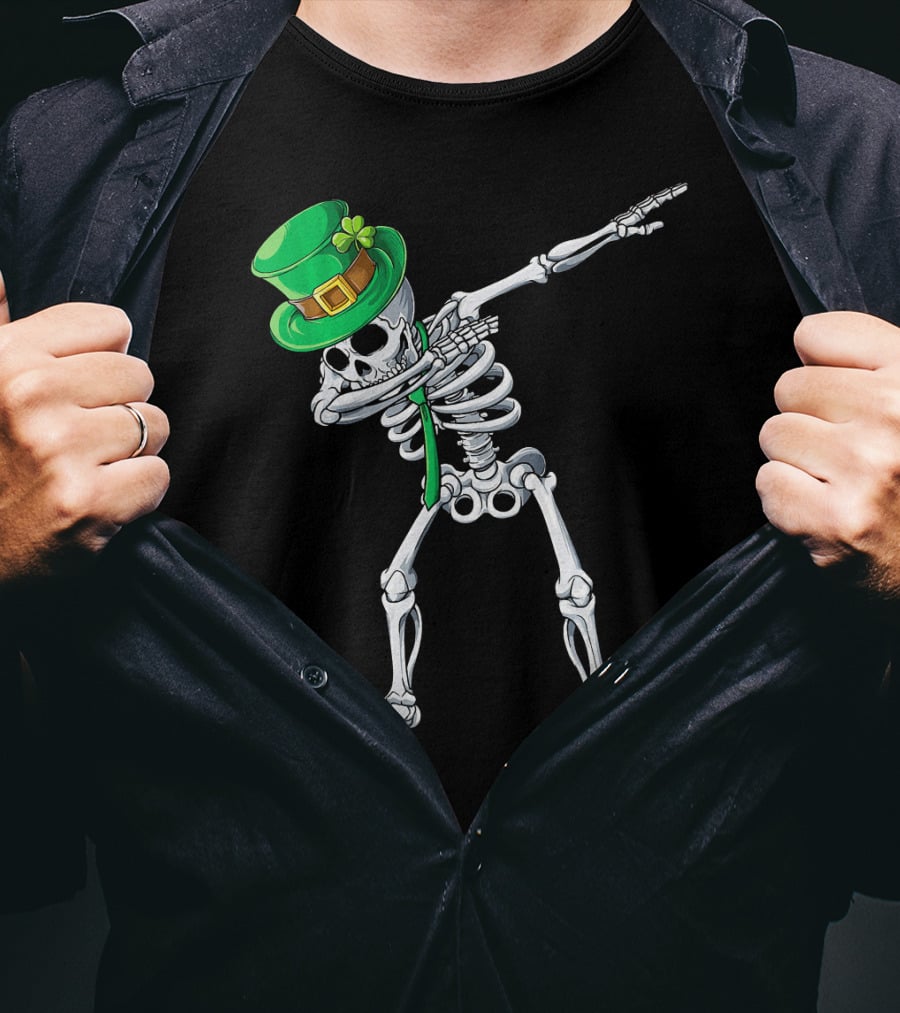 Dabbing Skeleton In Green Leprechaun Hat With Clover T-Shirt