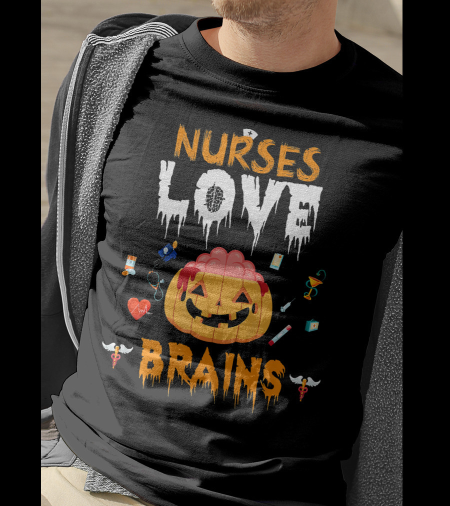 Nurses Love Brains Halloween Scary Nurse Pumpkin T-Shirt